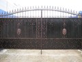 Превью изделия - Кованые распашные ворота с литыми декоративными элементами