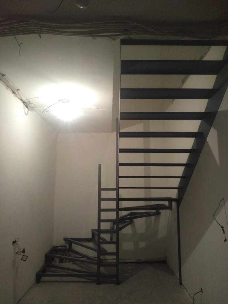 Фотография изделия - Каркас лестницы с забежными ступенями
